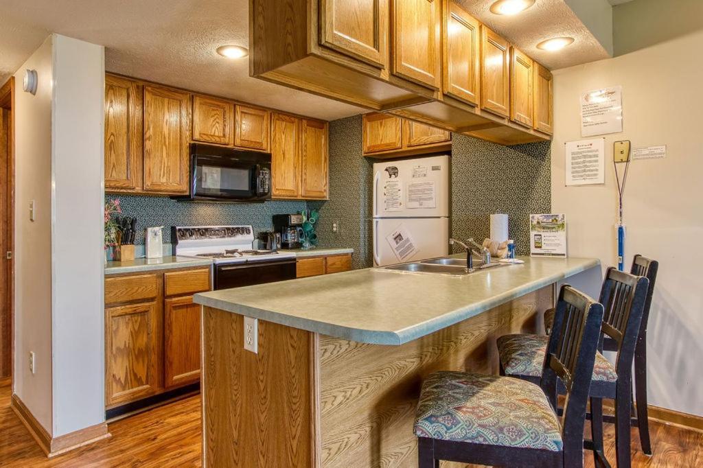 Serenity Heights, Amazing Views, Hot Tub Pool Access, 1089 Free Tickets Each Paid Day, Dollywood Gatlinburg Exterior photo