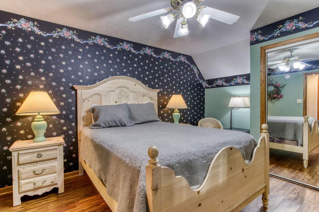 Serenity Heights, Amazing Views, Hot Tub Pool Access, 1089 Free Tickets Each Paid Day, Dollywood Gatlinburg Exterior photo