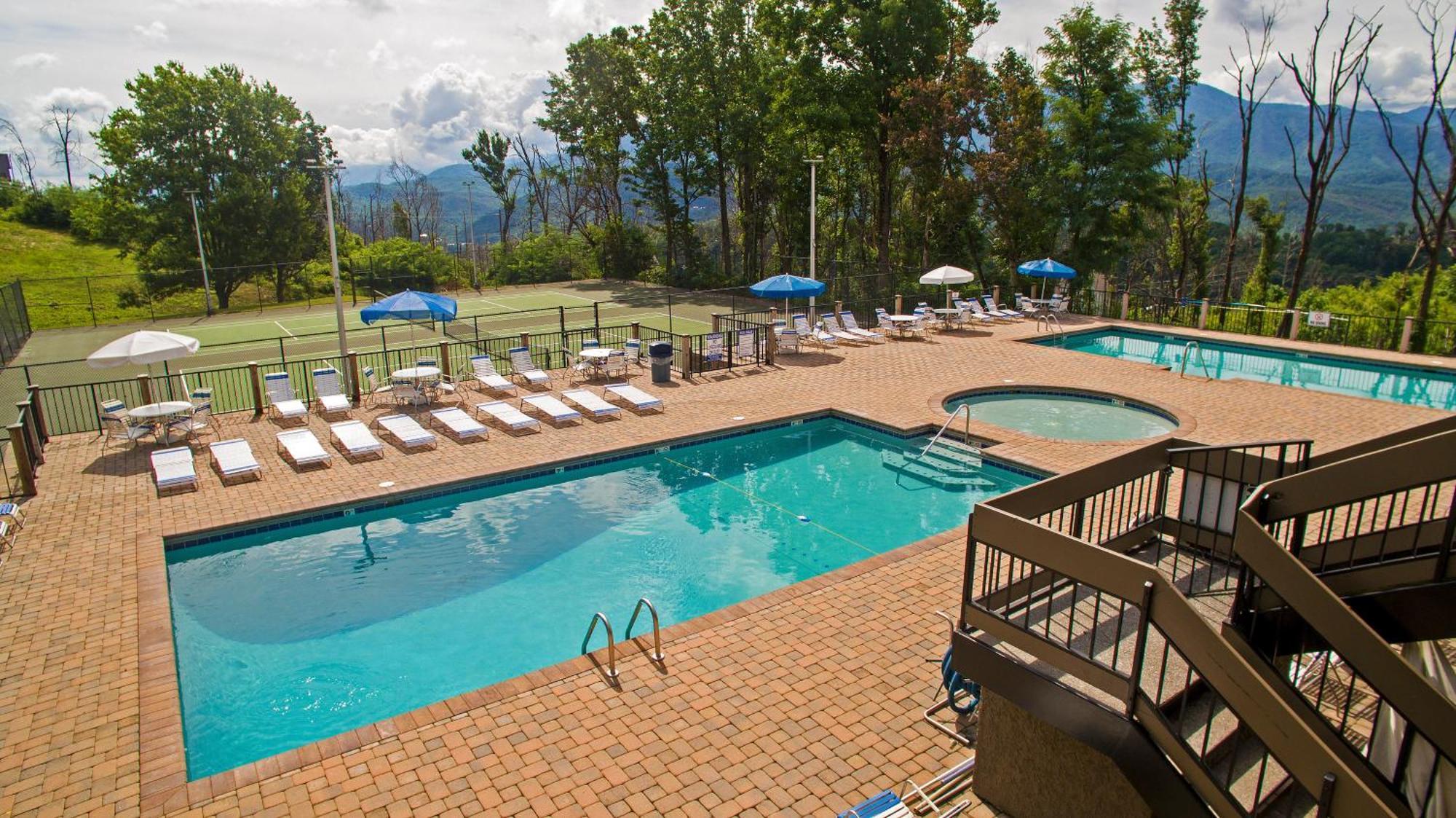 Serenity Heights, Amazing Views, Hot Tub Pool Access, 1089 Free Tickets Each Paid Day, Dollywood Gatlinburg Room photo